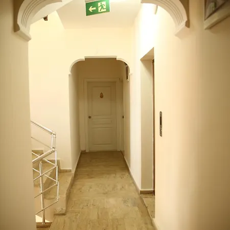 Saray Aparthotel 2*